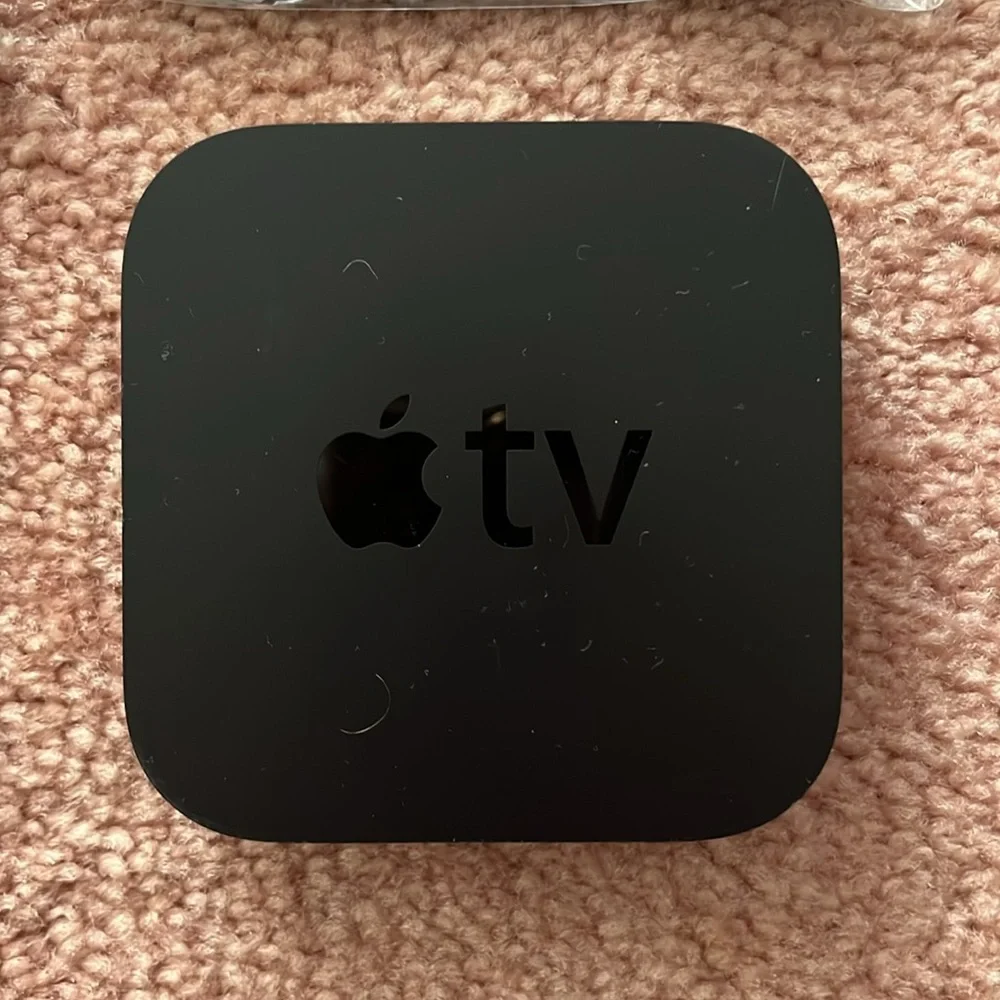 Apple TV🍎 Model A1469 With Controller and Cords